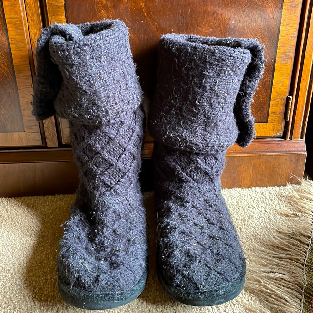 Ugg black boots size 7